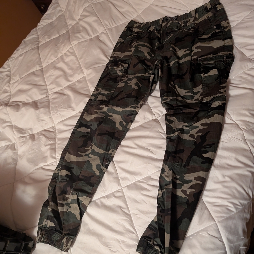 Matchstick men's plus size camo cargo pants